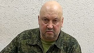 Oroszország legjobb parancsnokának számít, de mellőzik
