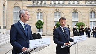 Fransa Cumhurbaşkanı Macron, NATO Genel Sekreteri Jens Stoltenberg ile Paris'te görüştü 