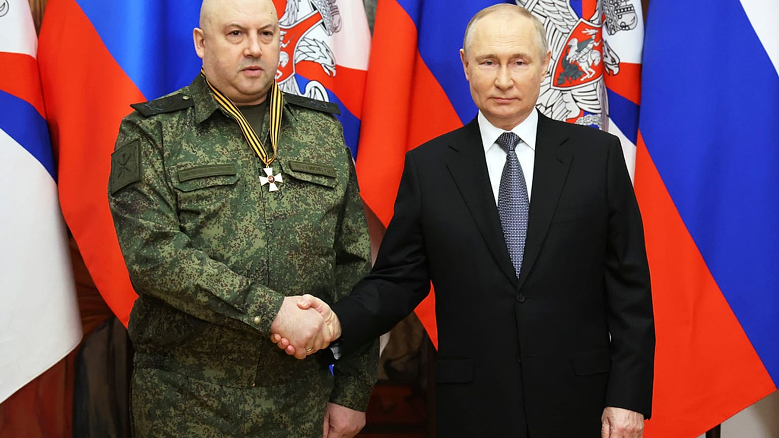 Surowikin mit Putin