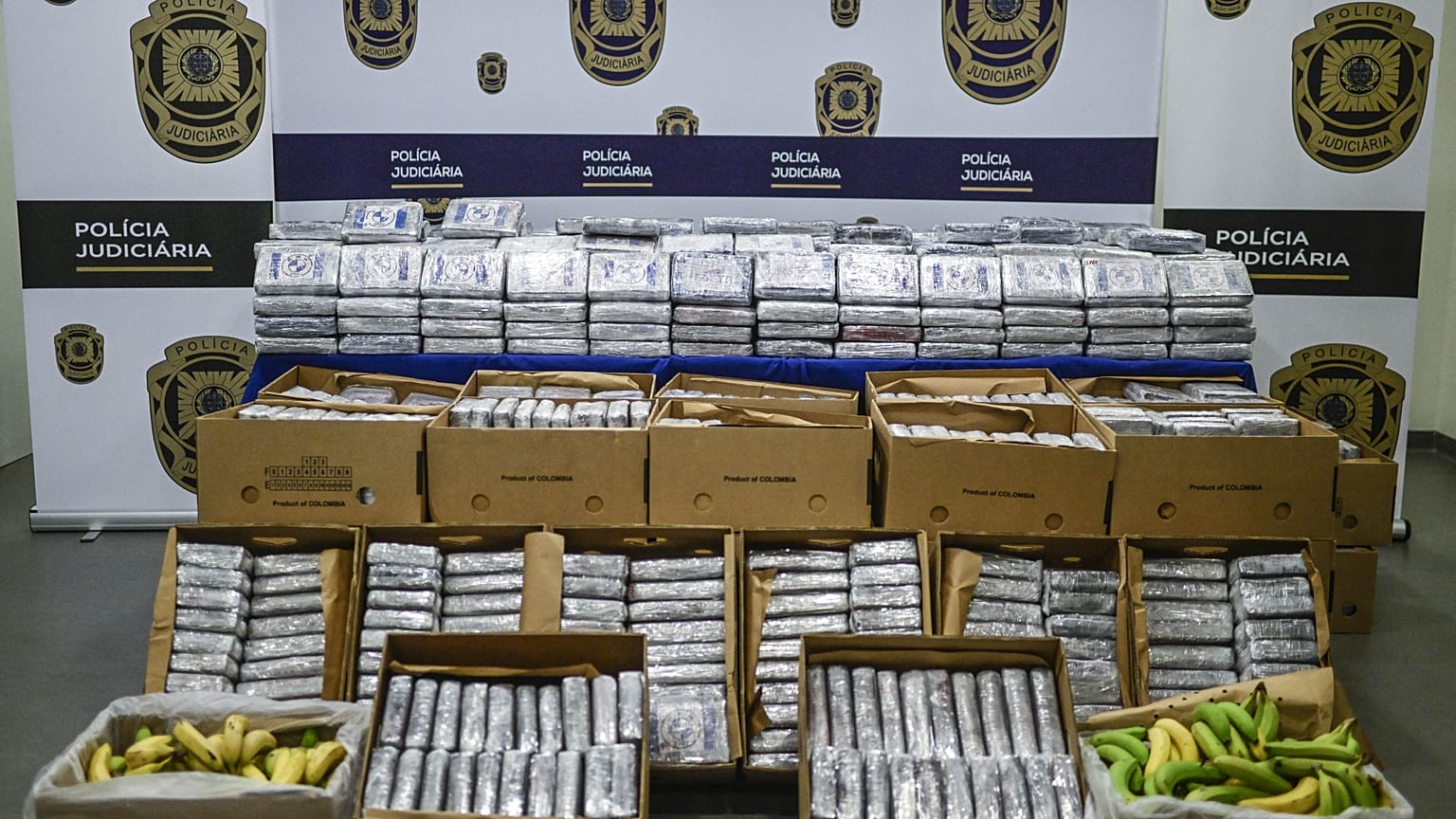 مقر الشرطة الجنائية في بوليسيا جوديسياريا في لشبونة حيث تم مصادرة صناديق الموز التجارية تحتوي على 4.2 طن من الكوكايين 