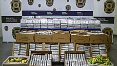 مقر الشرطة الجنائية في بوليسيا جوديسياريا في لشبونة حيث تم مصادرة صناديق الموز التجارية تحتوي على 4.2 طن من الكوكايين 