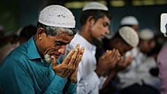 صلاة عيد الأضحى في مخيم لاجئين في بنغلاديش
