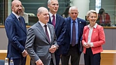 Zähe Verhandlungen und kein weißer Rauch- der erste Gipfeltag brachte kein Ergebnis.