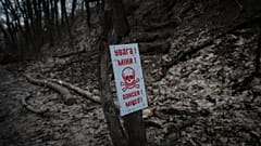 Warnung vor Landminen in einem Vorort von Kiew 