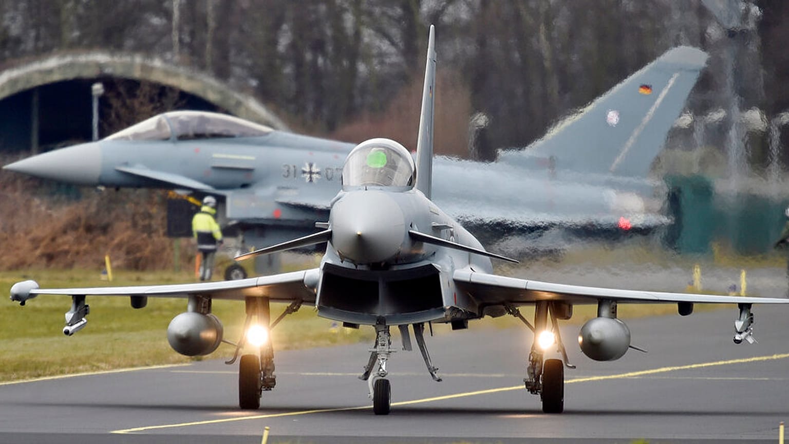 Avrupa yapımı eurofighter savaş uçağı 