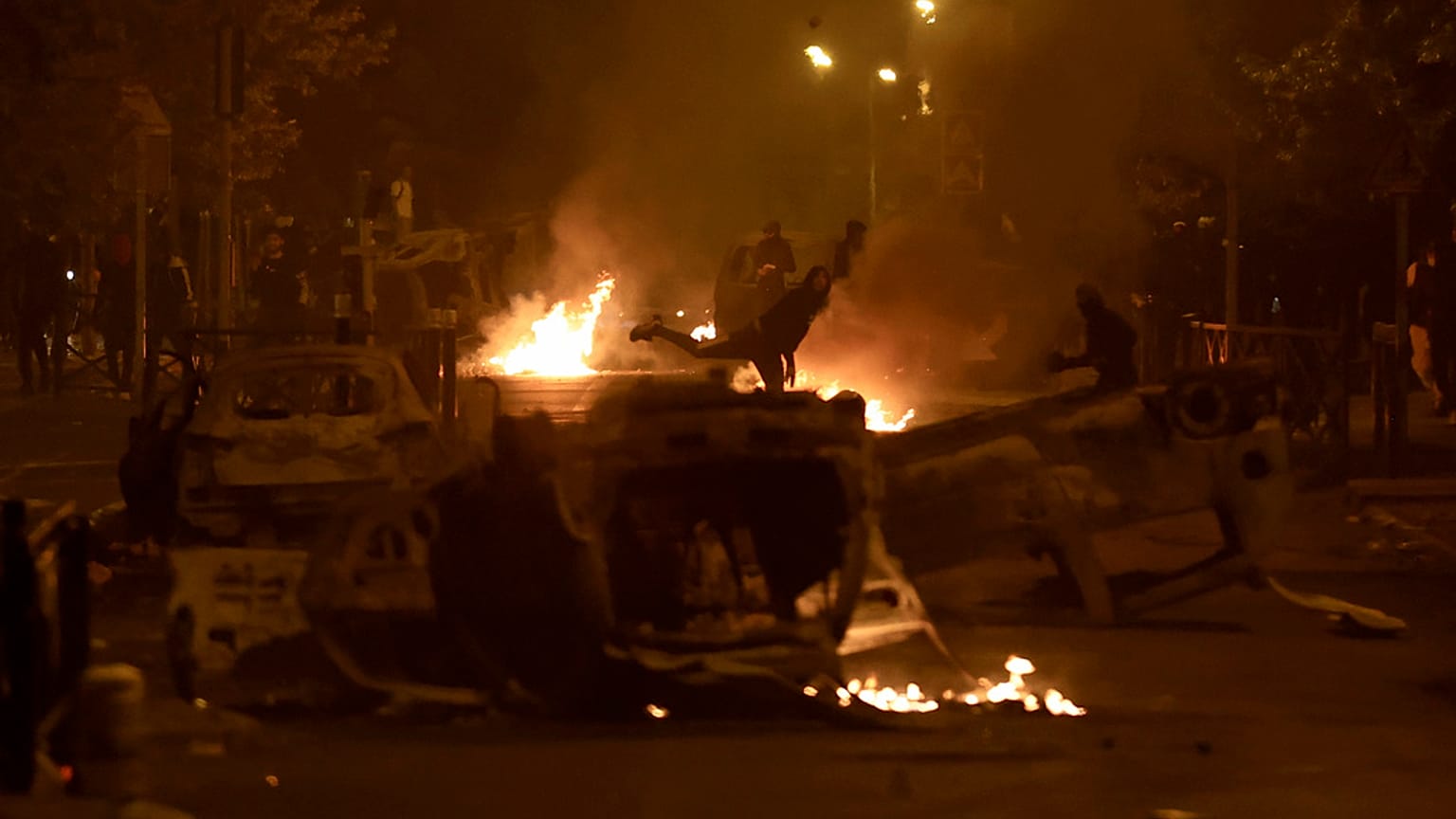 Επεισόδια στη Γαλλία μετά τον θάνατο νεαρού από πυρά αστυνομικού