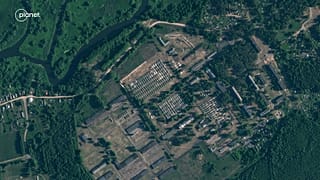 Спутниковое фото предполагаемого полевого лагеря ЧВК "Вагнер" в Беларуси, палаток в нём на 8 тысяч человек.