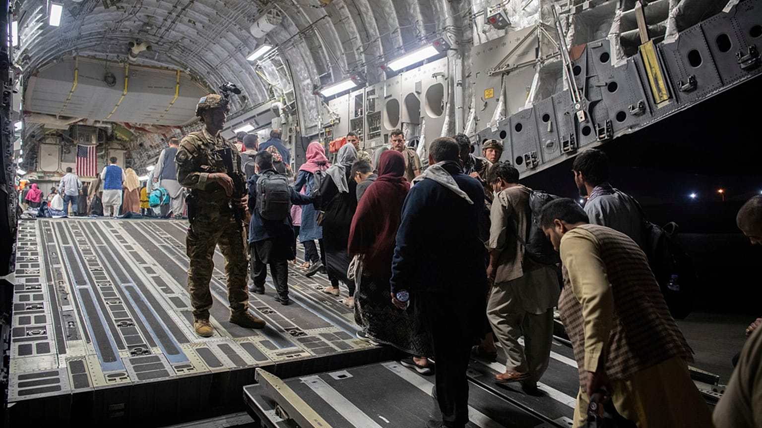 Afganistan'dan tahliyeler 