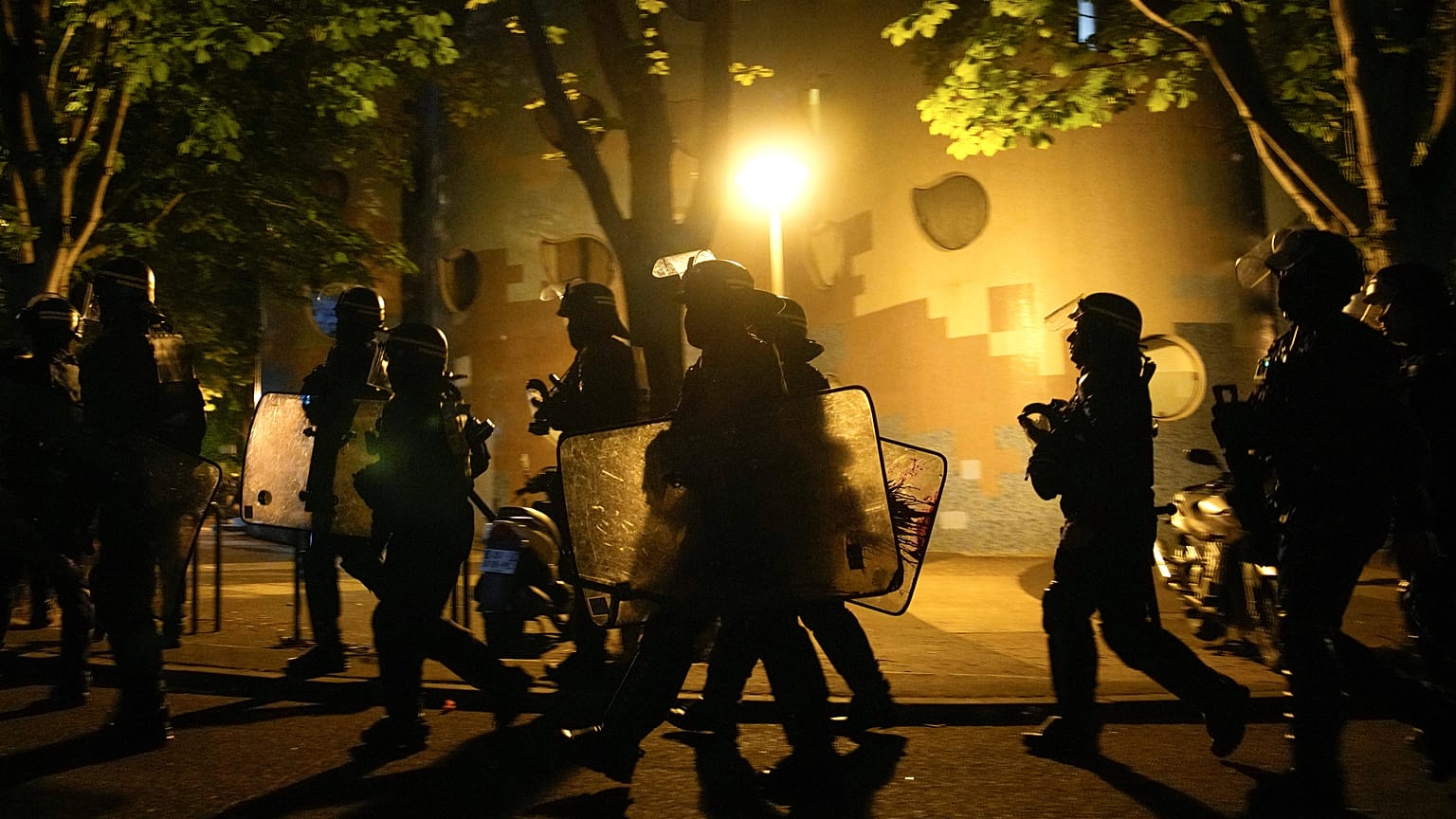 Erneut war die Polizei in Frankreich mit einem Großaufgebot im Einsatz.