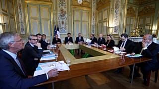 Macron, İçişleri Bakanlığı'nda kurulan kriz merkezinde