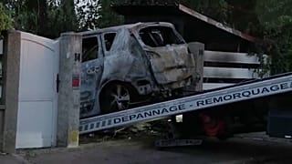Une attaque à la voiture-bélier a eu lieu au domicile du maire de L’Haÿ-les-Roses, au sud de Paris, dimanche 2 juillet 2023.