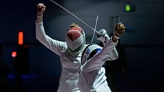 Wimmer Dorina, links, aus Ungarn und Marie-Florence Candassamy aus Frankreich kämpfen während des Finales im Degenfechten der Frauen bei den Europa-Spielen in Polen.