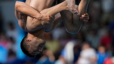 Cliff Diving Competition, Italy 