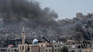Rauch über Deschenin während einer Razzia des israelischen Militärs im besetzten Westjordanland, 3. Juli 2023.