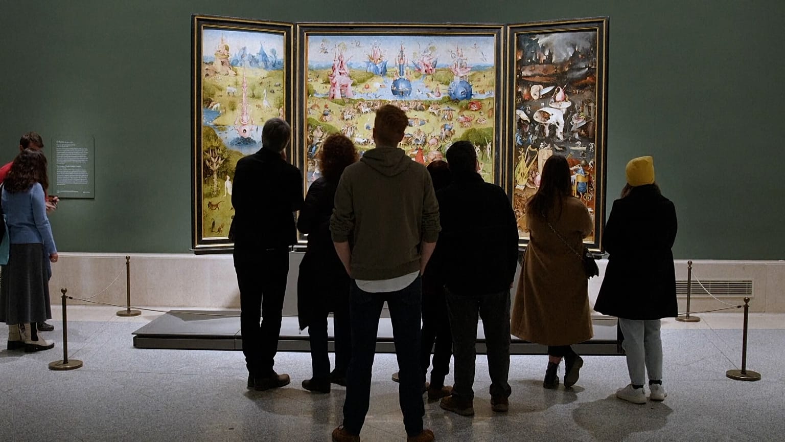 The results showed that the average observation time of the right hand, darker “Hell” panel was 33.2 seconds per square metre compared to 16 seconds for the Paradise panel.