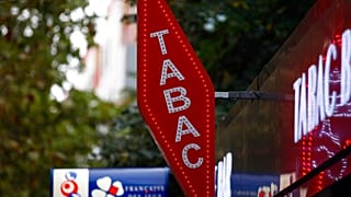 Motins abalaram a França durante uma série de noites
