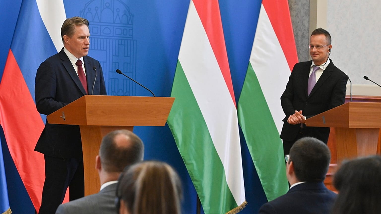 Macaristan Dışişleri Bakanı Peter Szijjarto, Rusya Sağlık Bakanı Mikhail Murashko