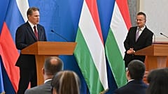Macaristan Dışişleri Bakanı Peter Szijjarto, Rusya Sağlık Bakanı Mikhail Murashko
