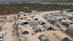 Σκηνωμένη πόλη στη βορειοδυτική Συρία