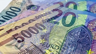 Forint és euróbankjegyek