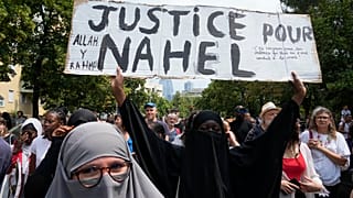 17 yaşındaki Nahel'in ölümü protestoların yanı sıra Fransa'da ırk, din ve etnik kökenle ilgili tartışmaları alevlendirdi. 