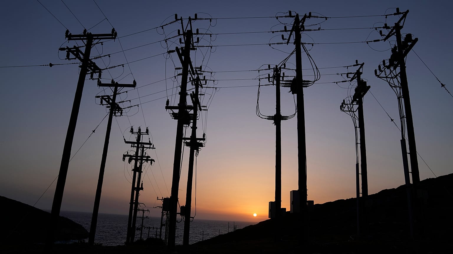 Pali dell'elettricità sull'isola di Tilos, Grecia, 9 maggio 2022