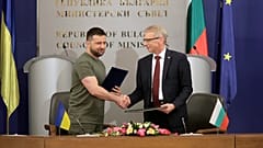 Wolodymyr Selenskyj in Sofia mit  Ministerpräsident Nikolaj Denkow