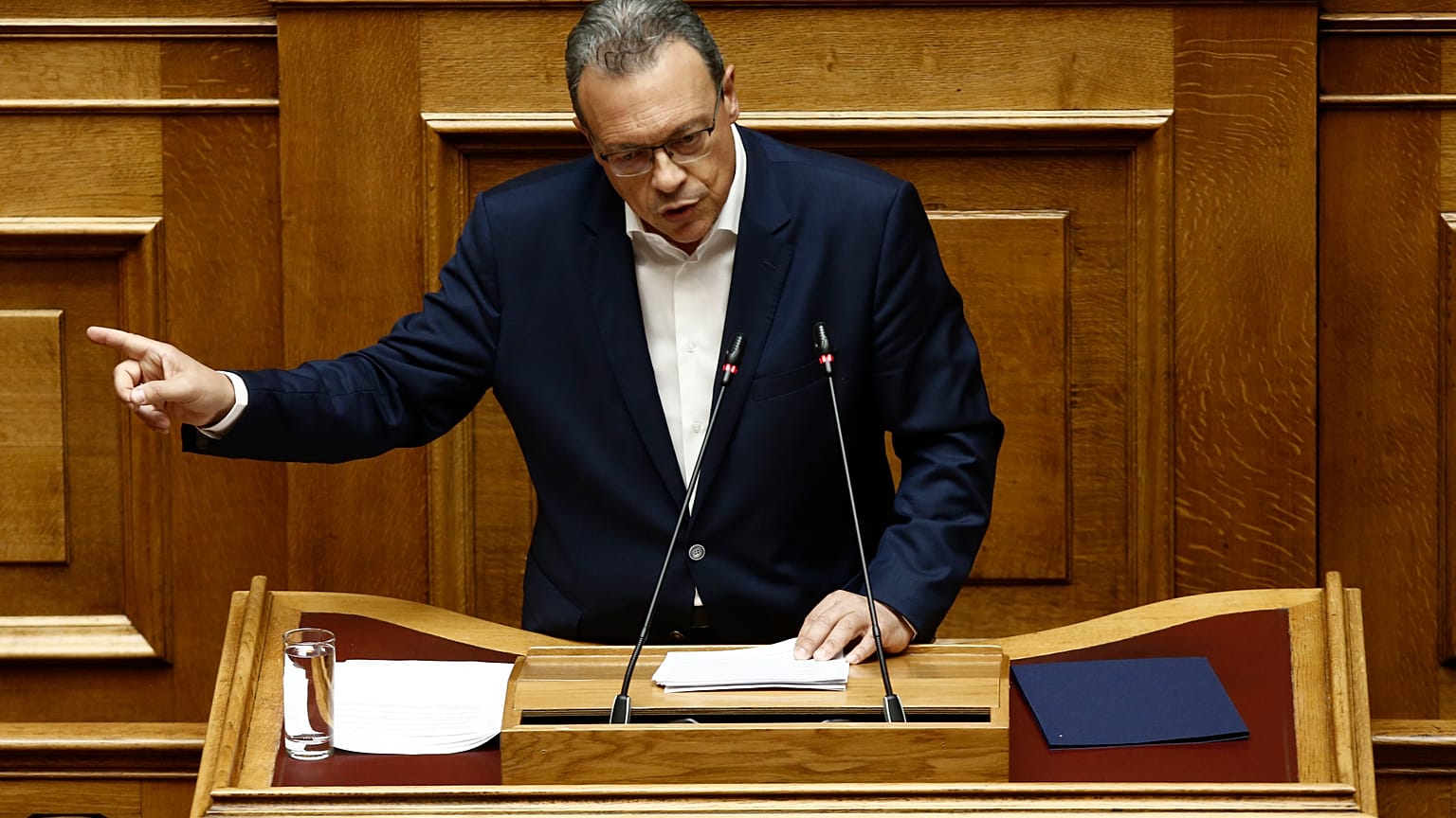 Μανώλης Φάμελλος