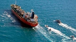 عکس تزئینی از توقیف کشتی توسط نیروی دریایی سپاه پاسداران