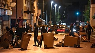 Paris banliyösünde şiddet olayları