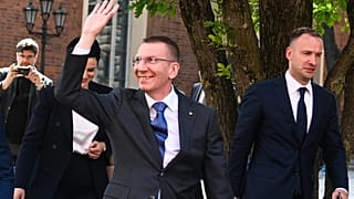 Президент в Латвии выбирается не всенародным голосованием, а голосованием парламента.