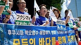 Manifestación contra el vertido del agua contaminada
