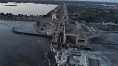 A gátrobbantás után készült herszini videofelvétel képkockája