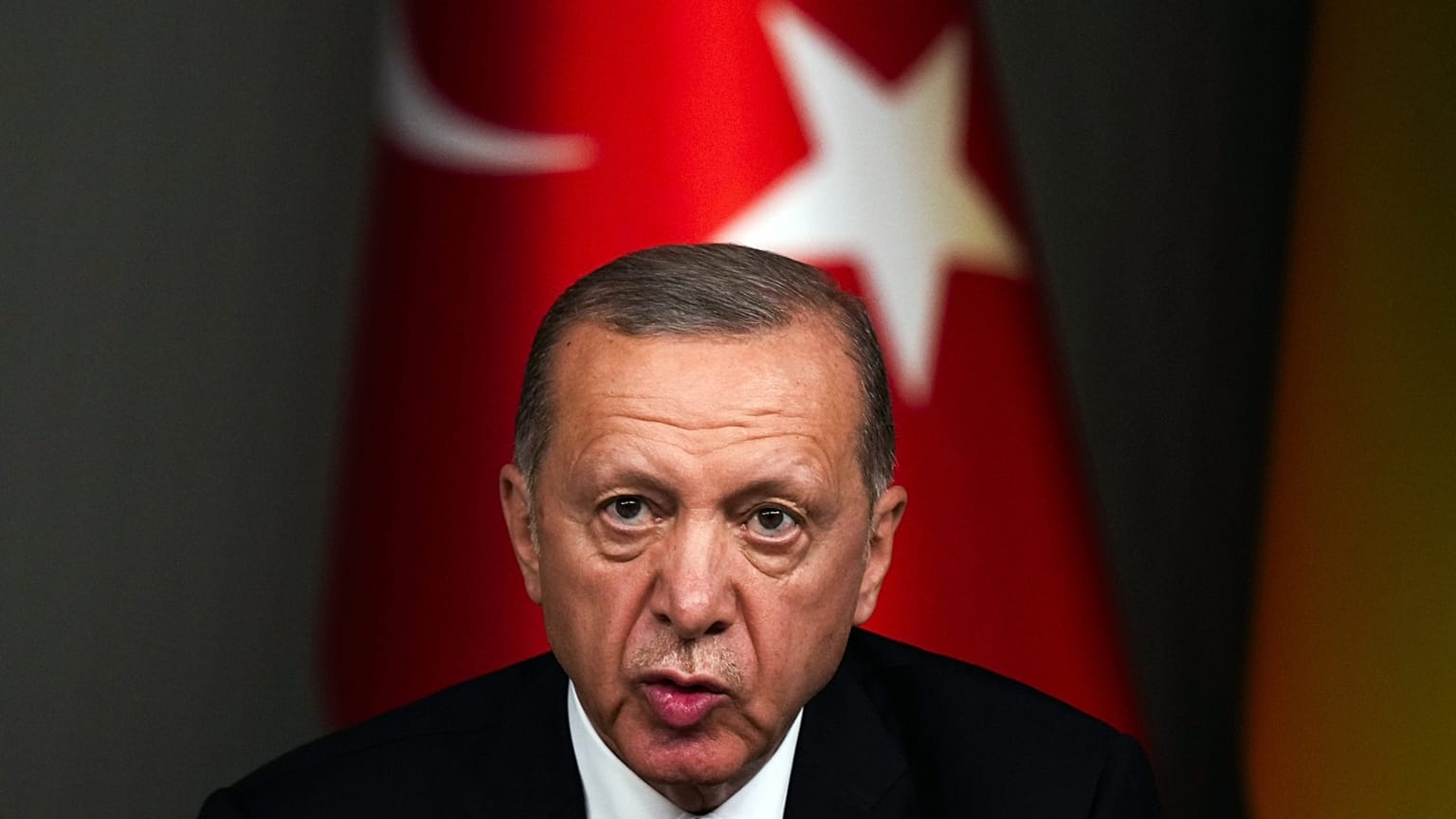 A török elnök isztanbuli sajtóértekezleten