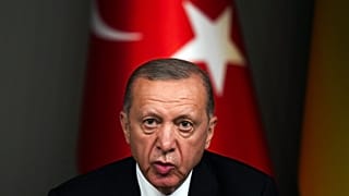 A török elnök isztanbuli sajtóértekezleten