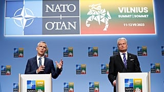 Γενς Στόλτενμπεργκ και Γκιτάνας Ναουσέντα