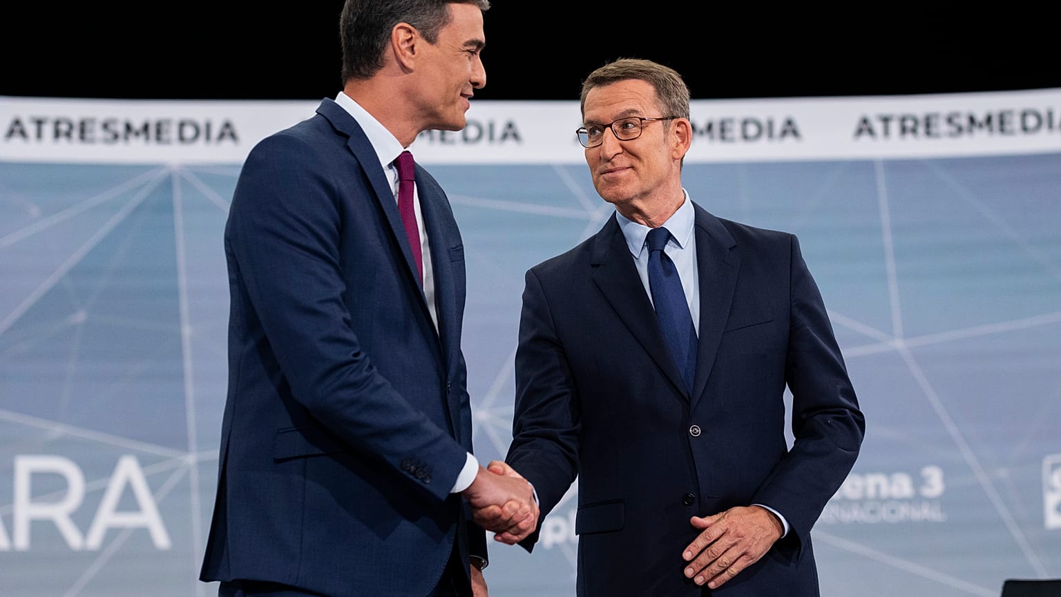 Ministerpräsident Pedro Sánchez und der konservative Politiker Alberto Nuñez Feijóo