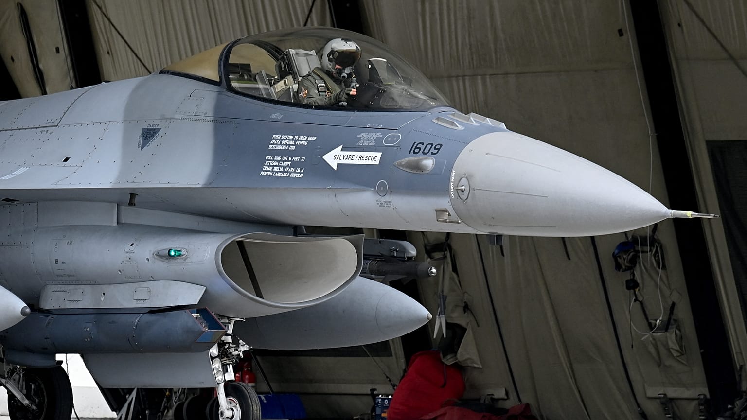 F-16 savaş uçağı