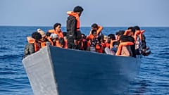 Μετανάστες στη Μεσόγειο
