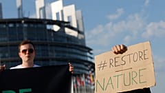 Manifesation devant le Parlement européen à Strasbourg pour défendre la loi restauration de la nature