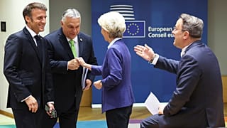 Orbán Viktor miniszterelnök Ursula von der Leyen bizottsági elnökkel a júniusi brüsszeli uniós csúcson