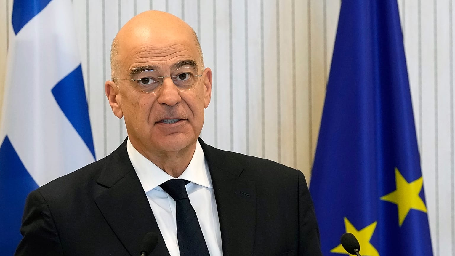 Ν. Δένδιας
