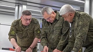 Rus Savunma Bakanı Sergey Şoygu ordu mensuplarıyla