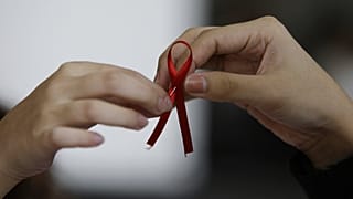شعار التضامن مع المصابين بالإيدز