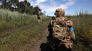 Украинские военные на линии фронта