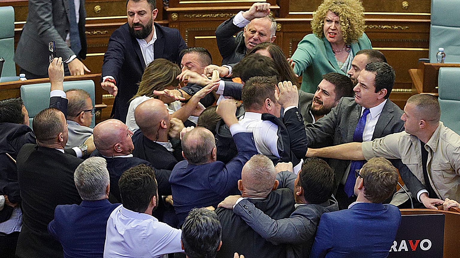 Bunyó a parlamentben