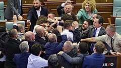 Ο διαπληκτισμός στο κοινοβούλιο του Κοσόβου
