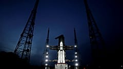 Die Chandrayaan-3 wird von einer Rakete ins Weltall getragen.