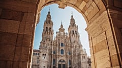Die Kathedrale von Santiago de Compostela ist das Ziel des berühmten Jakobsweges.