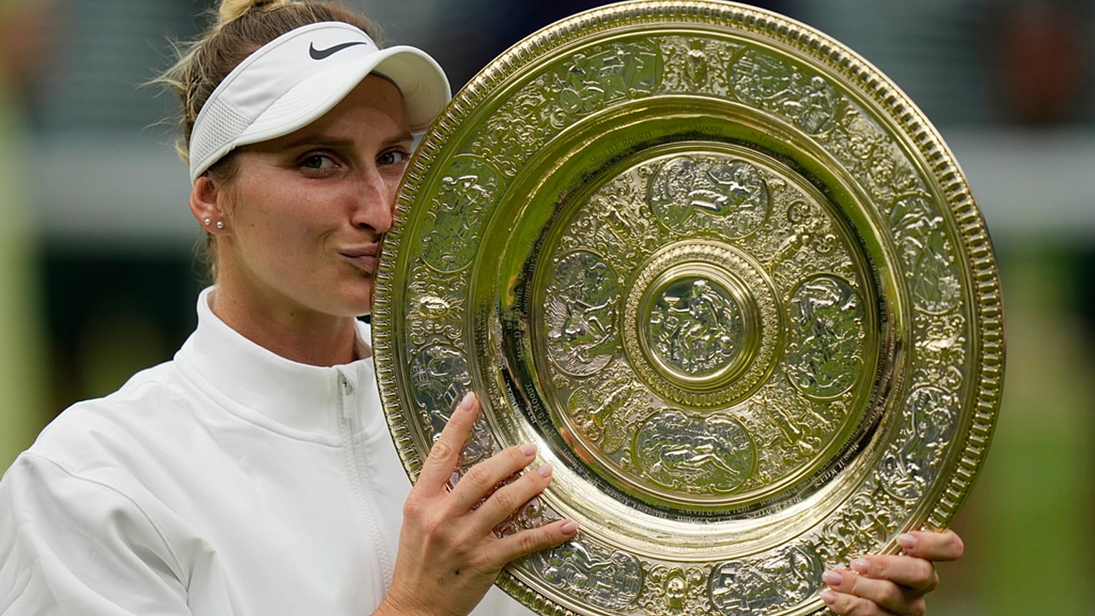 Markéta Vondroušová vence primeiro título de Grand Slam em Wimbledon